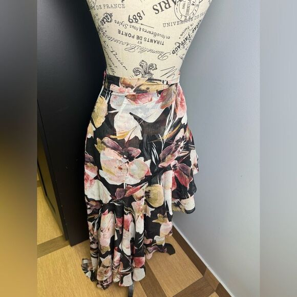 Misa Sky Floral Asymmetrical skirt NWT Size XS - Picture 5 of 9
